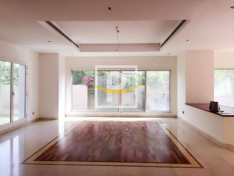 Independent Villa 5BR + Maids + Drivers Room With Garden