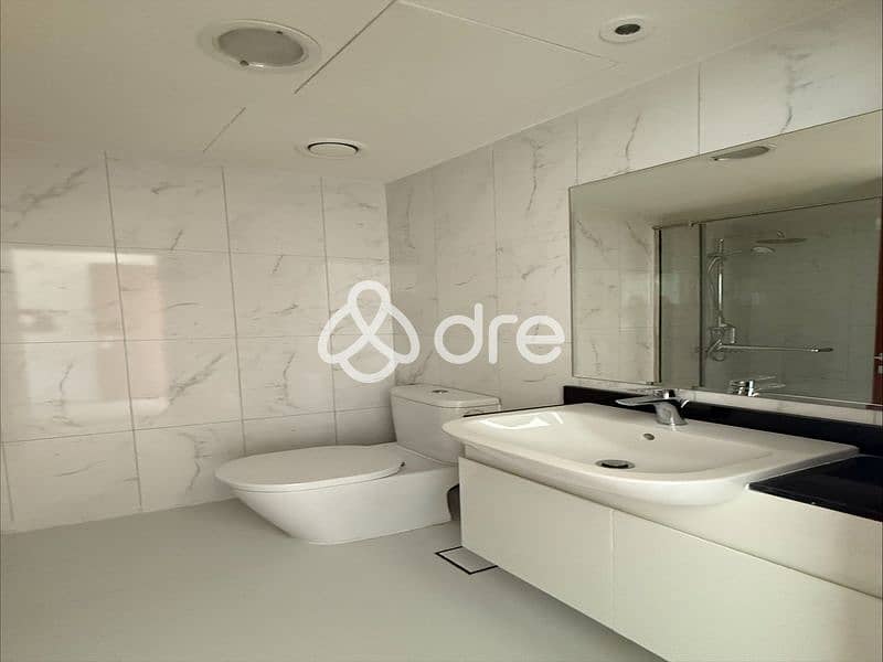 Mid-Unit | Ready to Move In | Best Price - Image 14