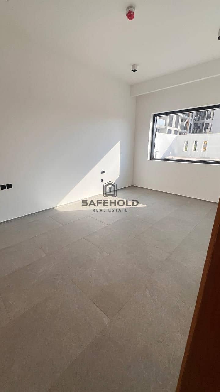 1BHK with Jacuzzi | Prime Location | Urgently Rent