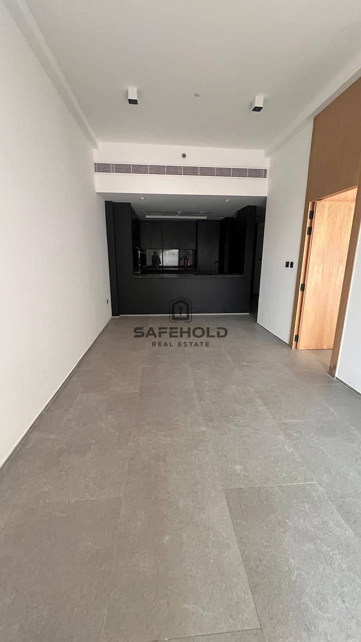 1BHK with Jacuzzi | Prime Location | Urgently Rent