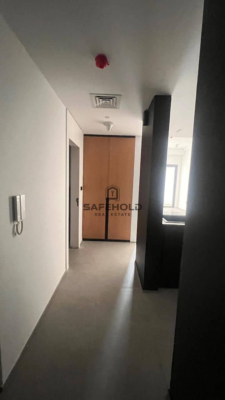 1BHK with Jacuzzi | Prime Location | Urgently Rent