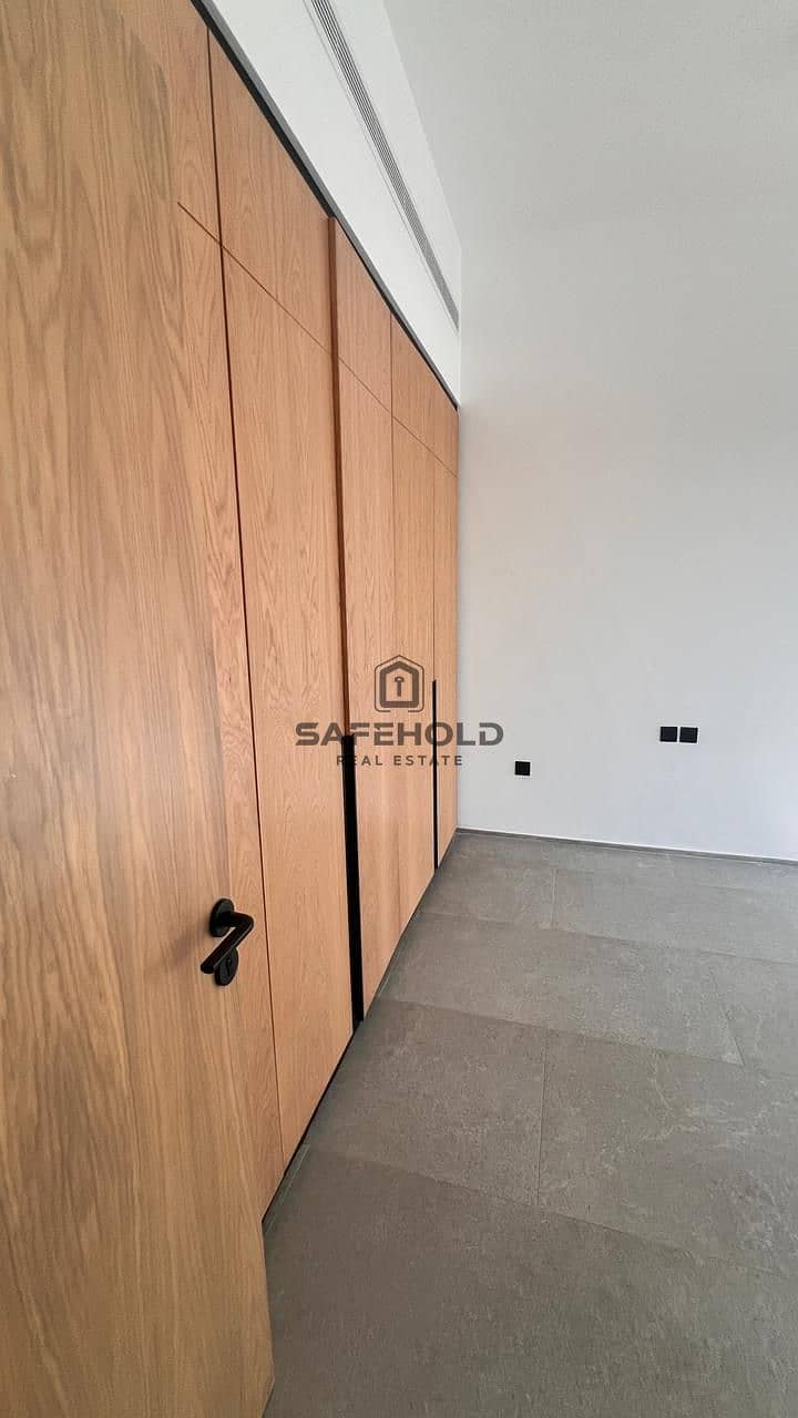 1BHK with Jacuzzi | Prime Location | Urgently Rent