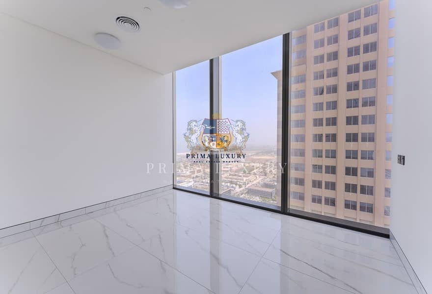 Luxury 4BR | Vacant | High Floor - Image 18