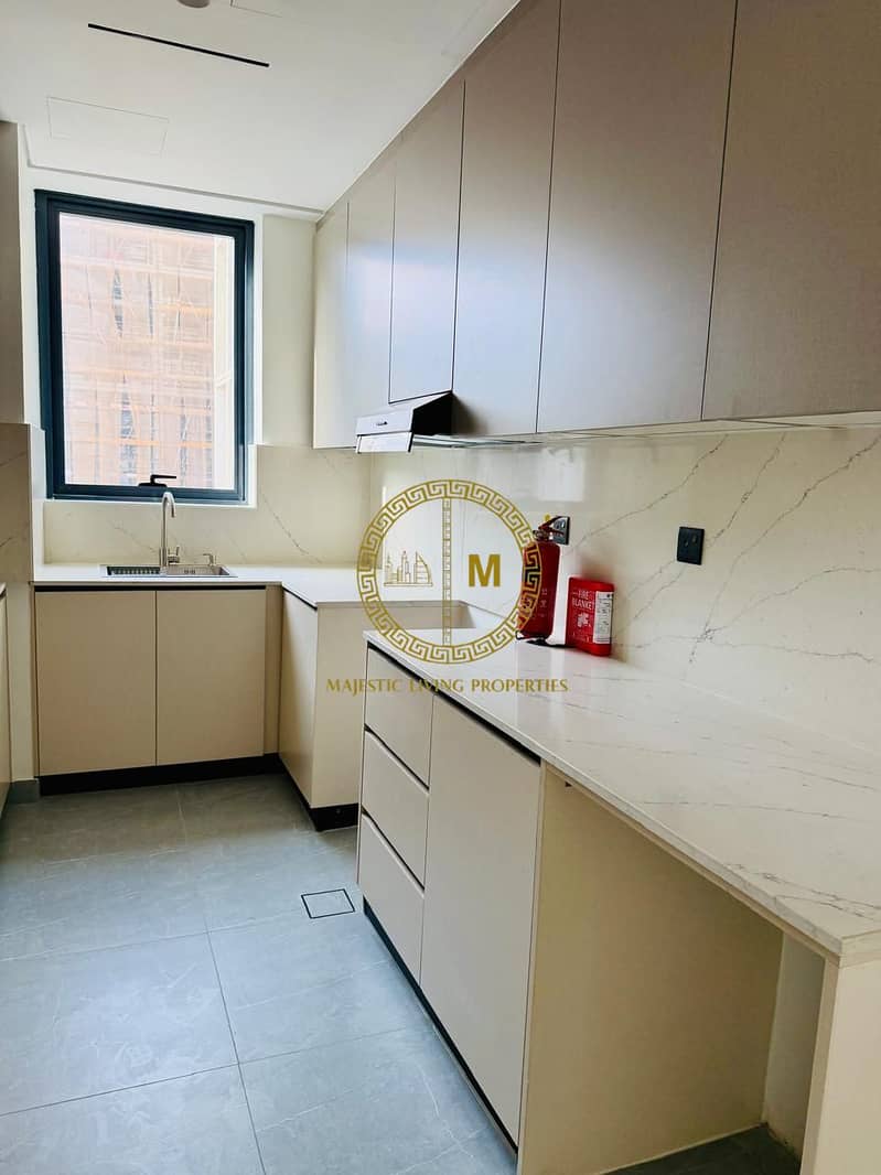 Spacious 2-Bedroom in Arista One | Jumeirah Garden City | Modern