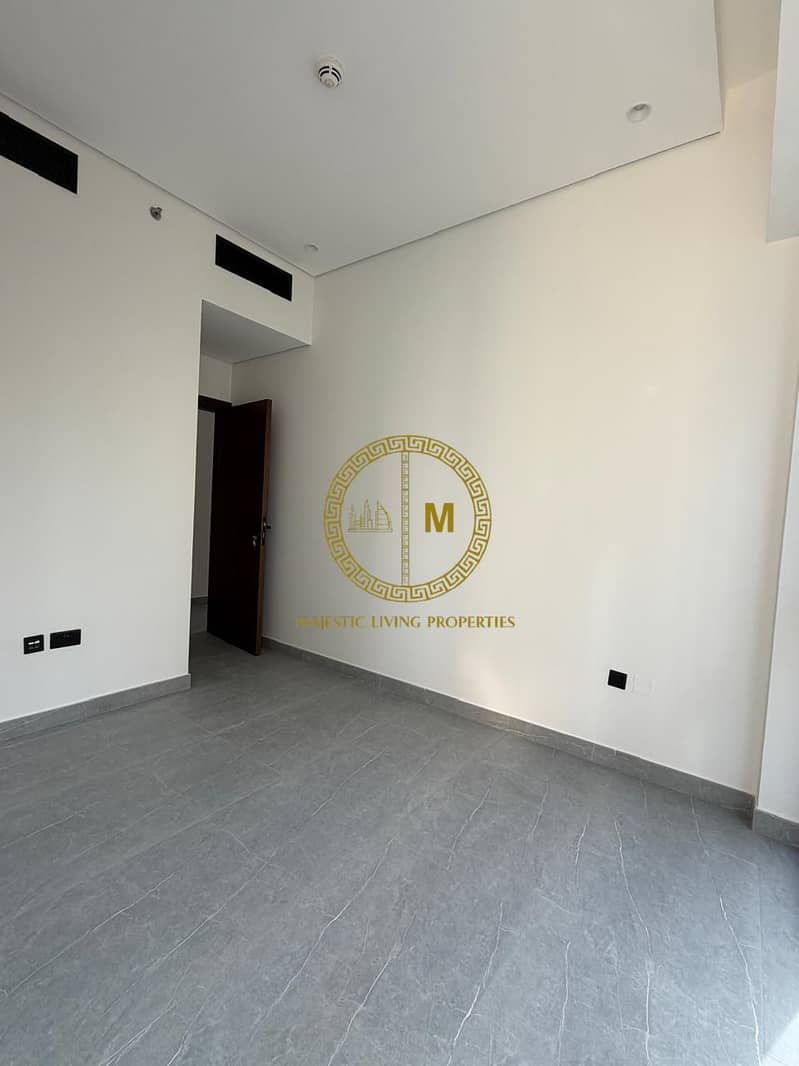 Spacious 2-Bedroom in Arista One | Jumeirah Garden City | Modern - Image 14