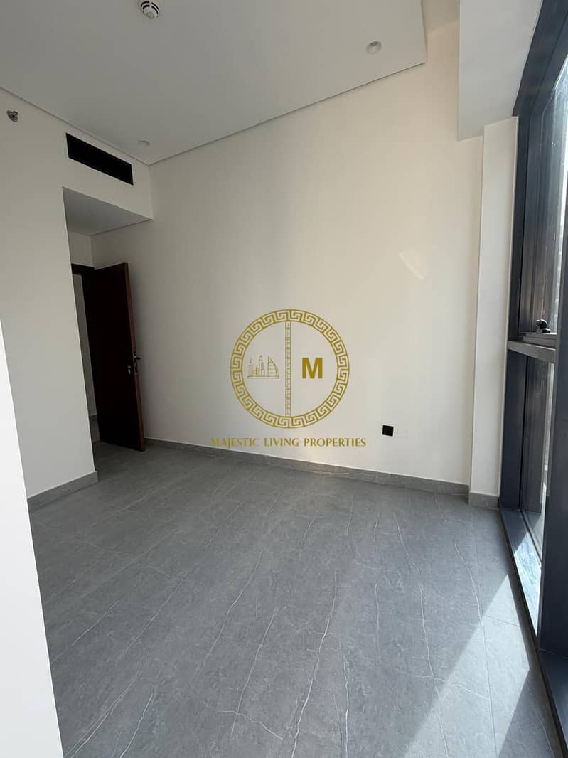 Spacious 2-Bedroom in Arista One | Jumeirah Garden City | Modern - Image 15