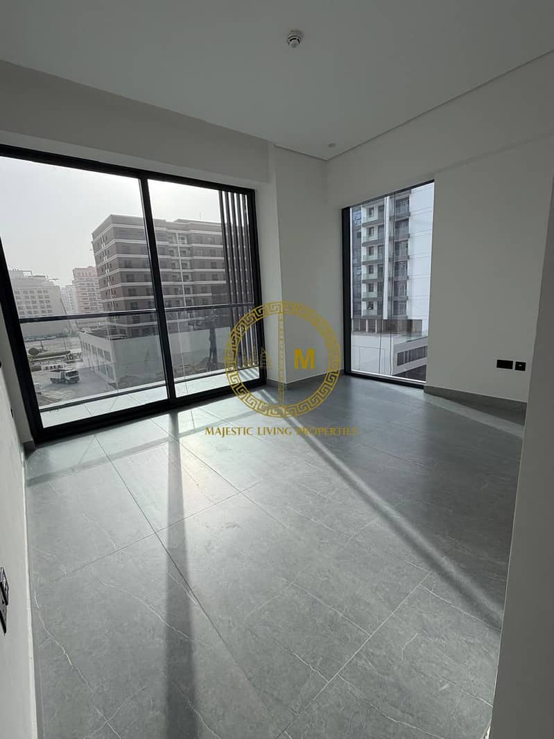 Spacious 2-Bedroom in Arista One | Jumeirah Garden City | Modern - Image 18