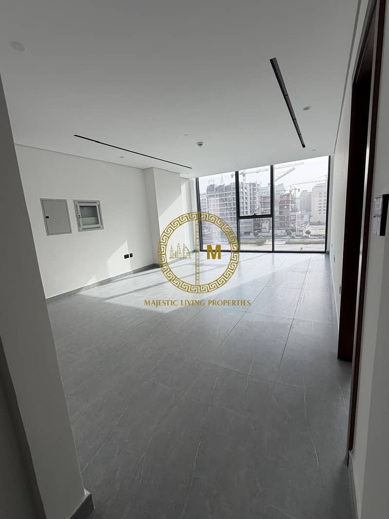 Spacious 2-Bedroom in Arista One | Jumeirah Garden City | Modern - Image 19