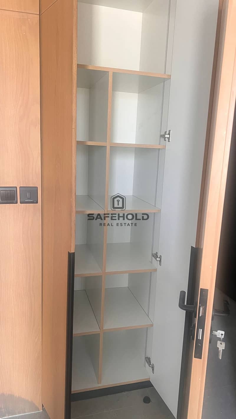 Spacious 2BR with 2 Bathrooms | Huge Layout | Prime Location - Image 10