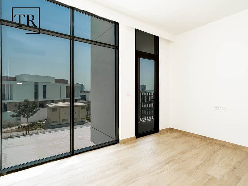 Community Views | Maids Ensuite | Spacious Layout - Image 14