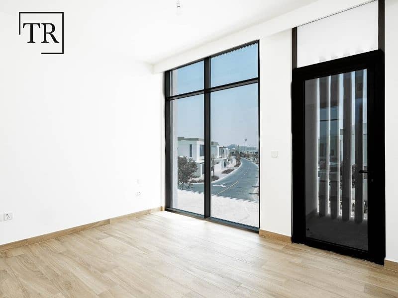 Community Views | Maids Ensuite | Spacious Layout - Image 16