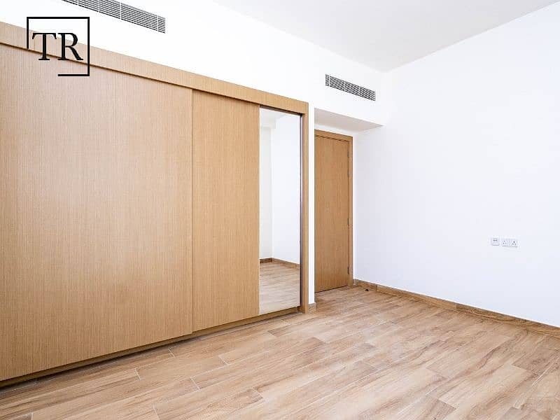 Community Views | Maids Ensuite | Spacious Layout - Image 17