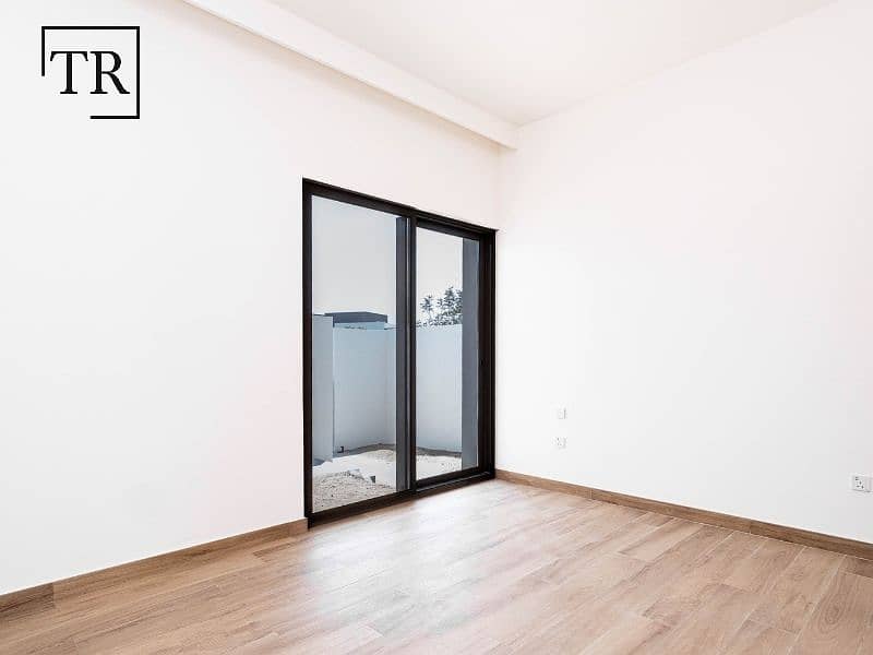 Community Views | Maids Ensuite | Spacious Layout - Image 19