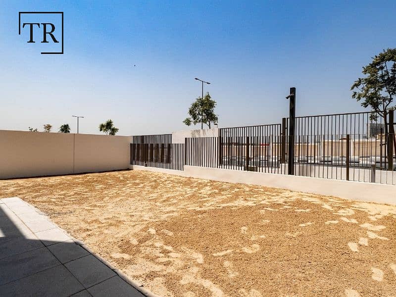 Community Views | Maids Ensuite | Spacious Layout - Image 27