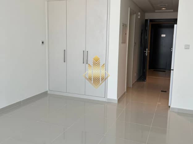 Chic and Cozy Studio | High Floor | Stunning View - Image 11