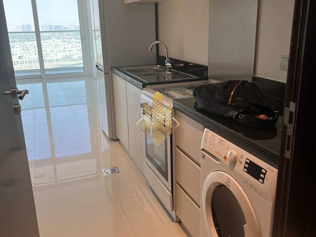 Chic and Cozy Studio | High Floor | Stunning View - Image 8