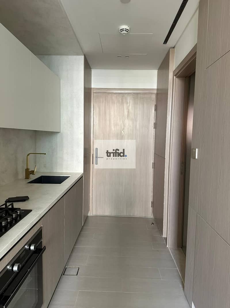 SPACIOUS LAYOUT | READY TO MOVE | GREAT LOCATION - Image 10