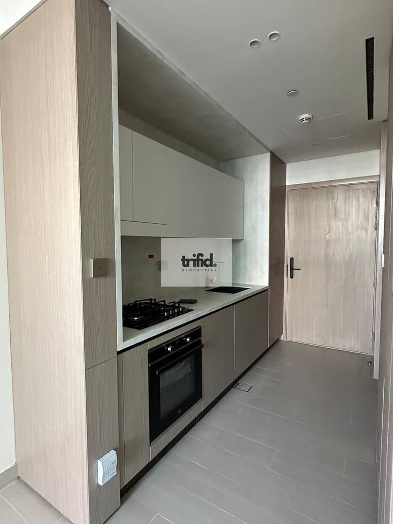 SPACIOUS LAYOUT | READY TO MOVE | GREAT LOCATION - Image 11