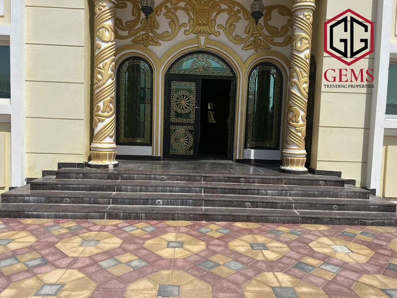 SPACIOUS | ELEGANT | SERVANT BLOCK | HUGE GARDEN