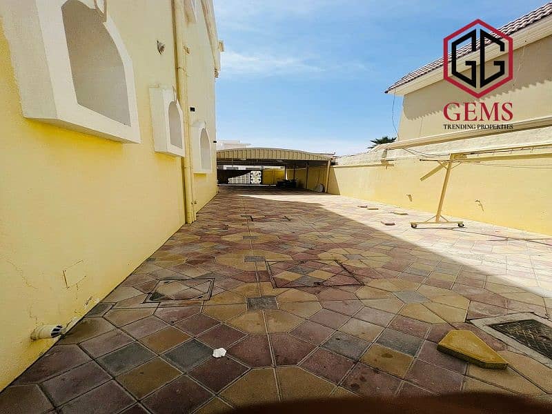 SPACIOUS | ELEGANT | SERVANT BLOCK | HUGE GARDEN