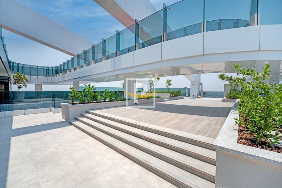 Luxury Apartment in The Heart of Dubai | Book Now - Image 13