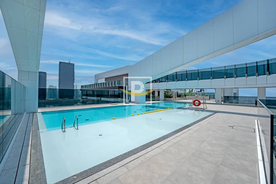 Luxury Apartment in The Heart of Dubai | Book Now - Image 16