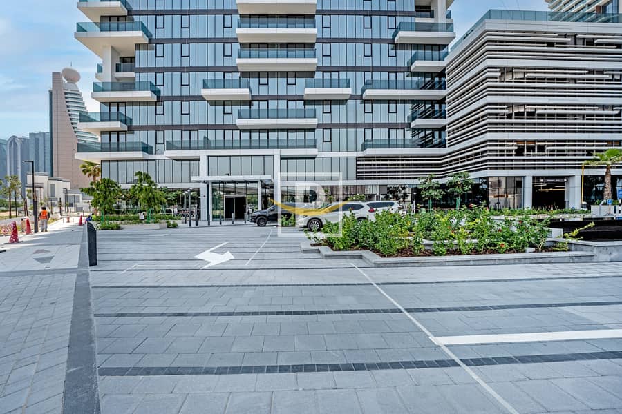 Luxury Apartment in The Heart of Dubai | Book Now - Image 23