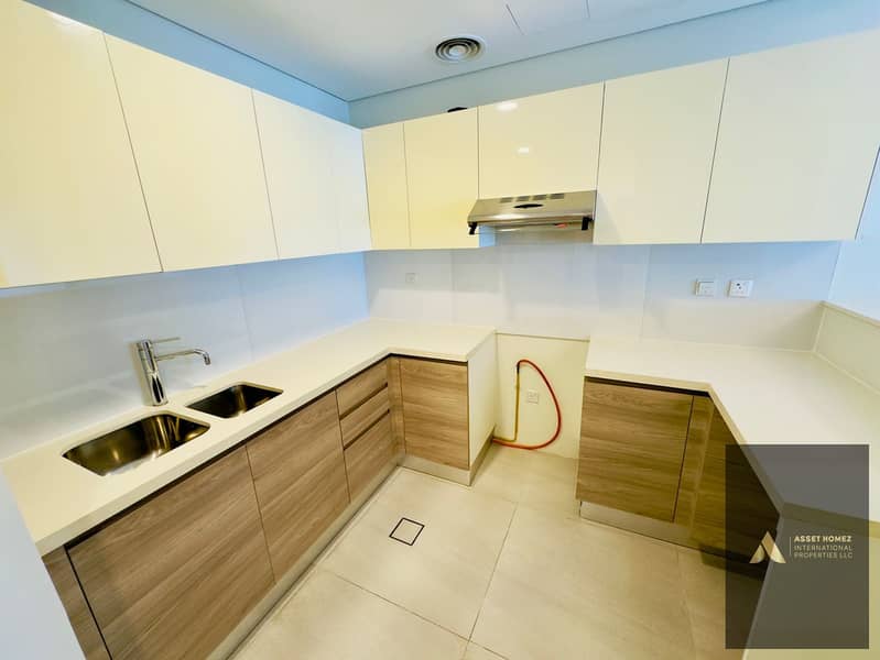 Burj Khalifa Views, Modern And Spacious 1BHK in SOL, - Image 11