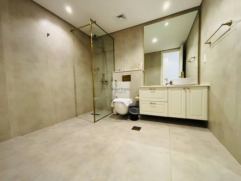 FURNISHED I SMART HOME I POOL VIEW - Image 18