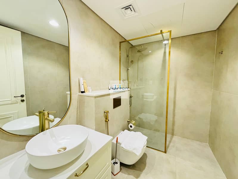 FURNISHED I SMART HOME I POOL VIEW - Image 21