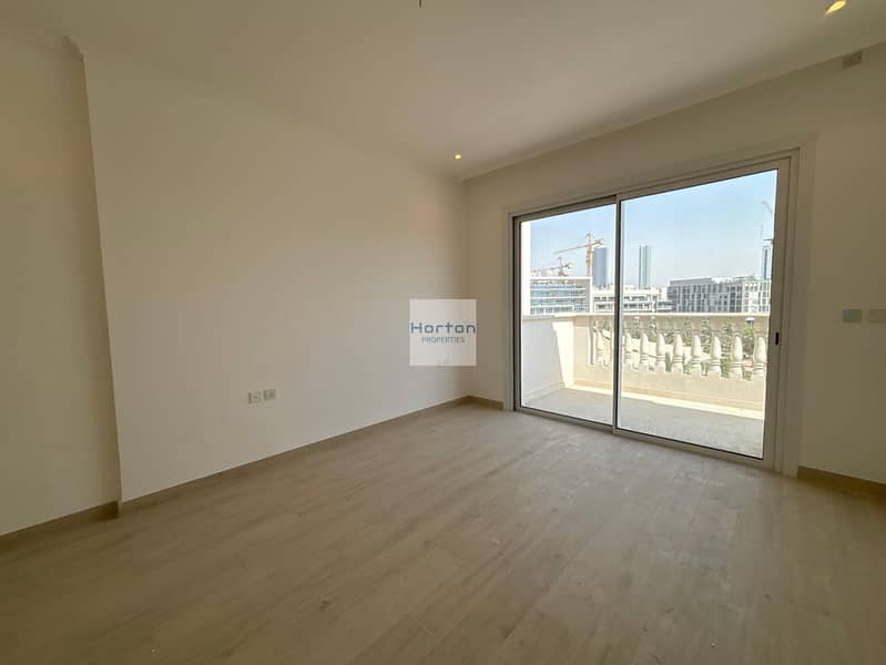 BRAND NEW I SEPARATE WASHING AREA I NEAR 5 STAR