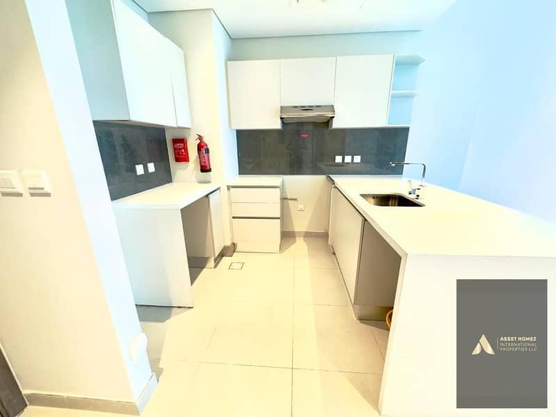 Spacious 1BHK, Burj Views, Great Location