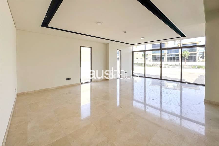 Private Pool | Internal Location | Type D1 - Image 8