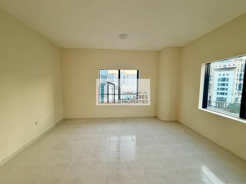 Spacious 3 BHK with Maids Family Sharing allowed - Image 12