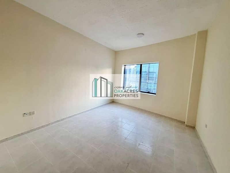 Spacious 3 BHK with Maids Family Sharing allowed - Image 14