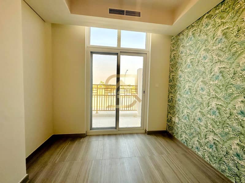 3 bed | Coveted Lifestyle | Convenient Living - Image 6