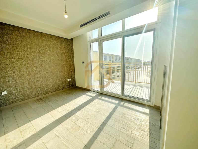 3 bed | Coveted Lifestyle | Convenient Living - Image 7