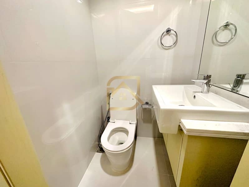 3 bed | Coveted Lifestyle | Convenient Living - Image 16