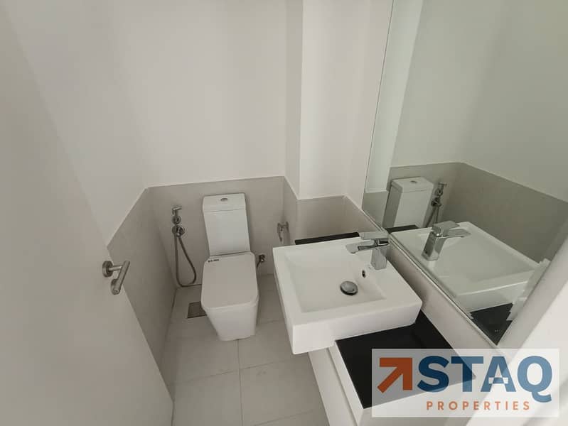 PRIME LOCATION | AFFORDABLE PRICE | READY TO MOVE - Image 9