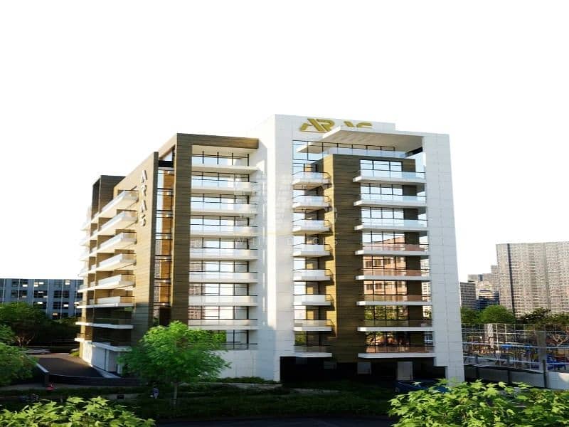 Premium 1BR Apartment with Balcony|Prime Location - Image 1