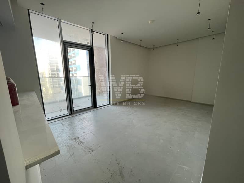 Premium 1BR Apartment with Balcony|Prime Location - Image 5