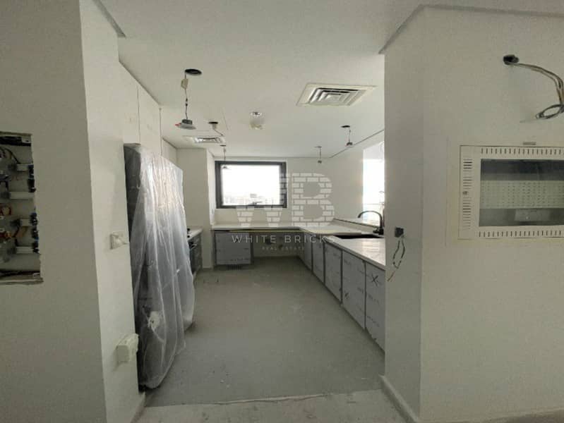 Premium 1BR Apartment with Balcony|Prime Location - Image 8