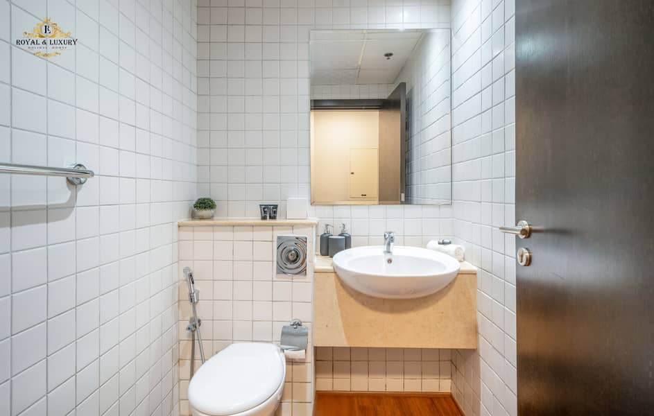 Move In Today: Waterfront View - All Bills Inclusive - Image 20