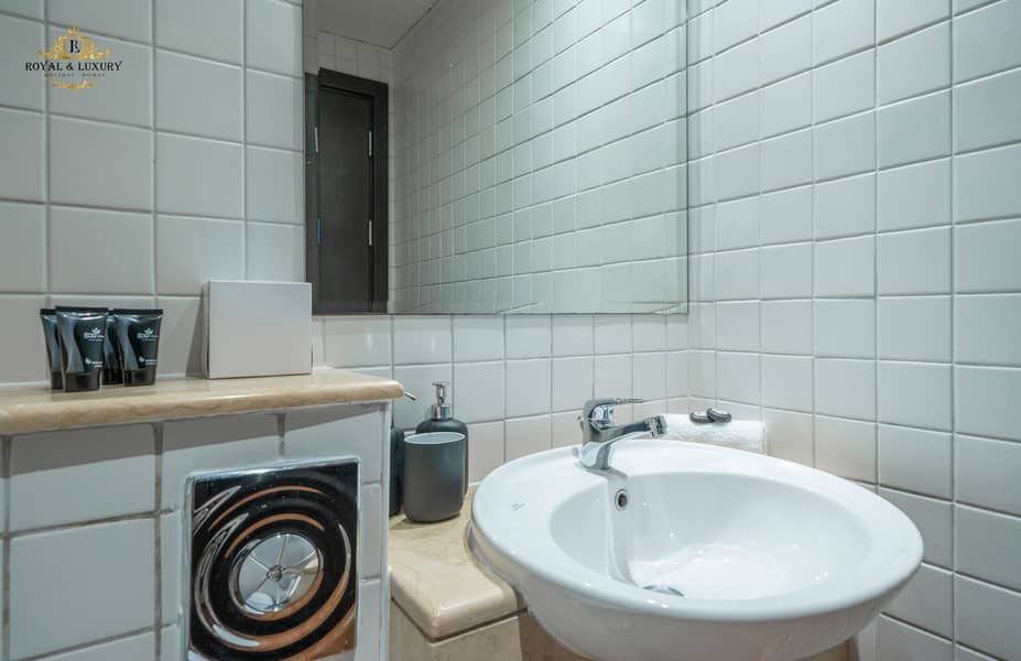 Move In Today: Waterfront View - All Bills Inclusive - Image 21