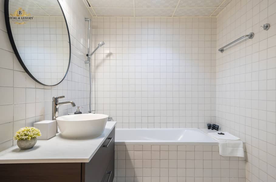 Move In Today: Waterfront View - All Bills Inclusive - Image 41