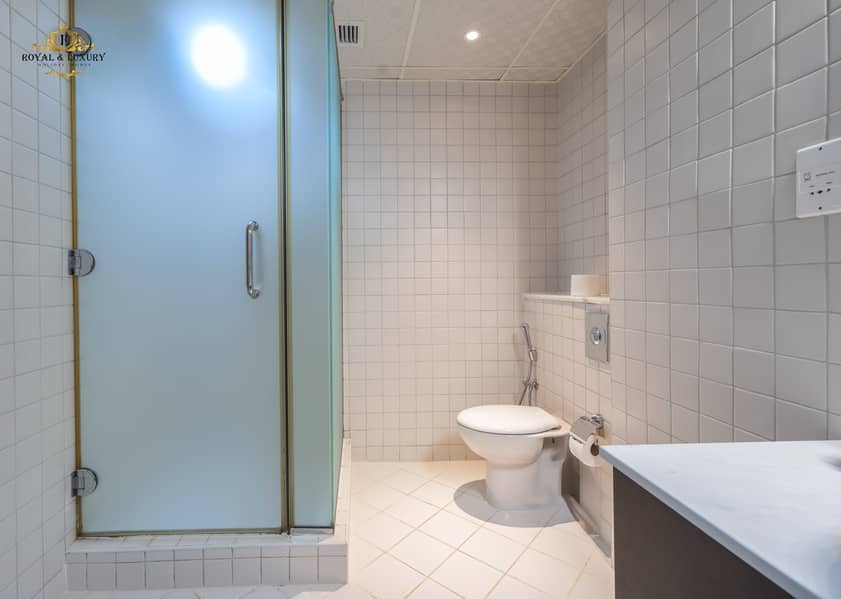 Move In Today: Waterfront View - All Bills Inclusive - Image 42