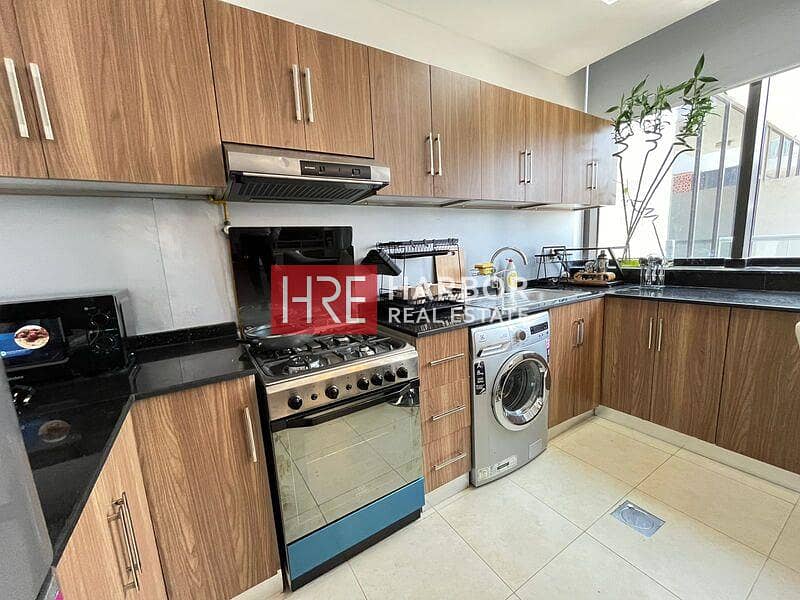 Elegant | Fully Furnished | Ideal Investment - Image 9