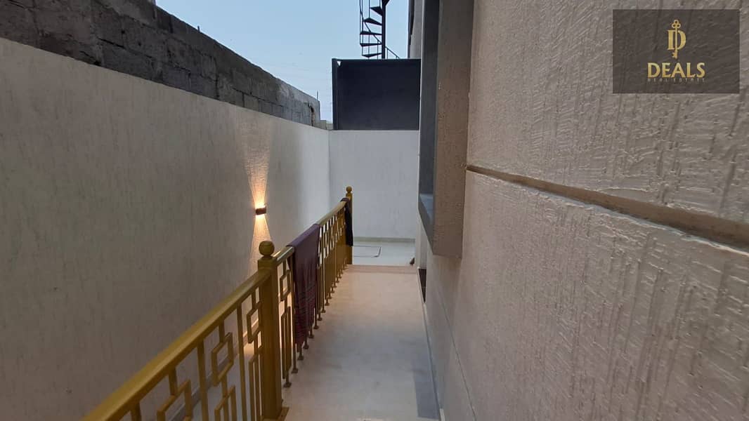 7 7d69bf2a-7788-40ed-8ef4-cb7b9e2a9ee4. jpeg