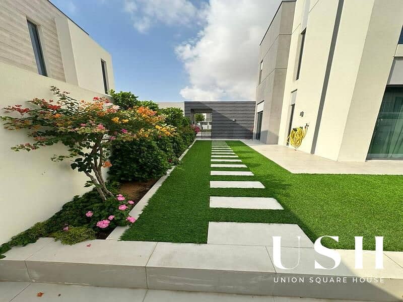 4br+maid's | Close to lazy river and gym | Upgraded backyard