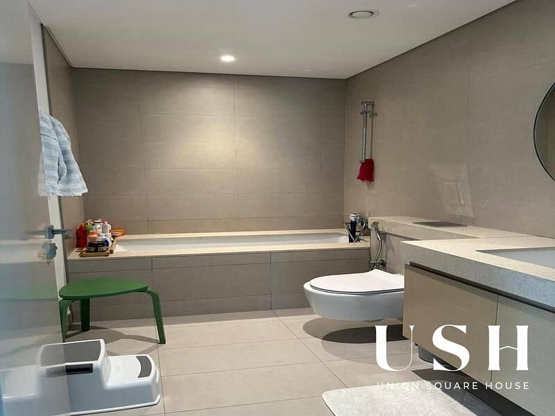 4br+maid's | Close to lazy river and gym | Upgraded backyard - Image 8